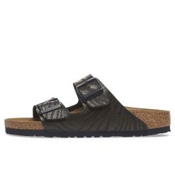 Kapcie Birkenstock Arizona, Syntetyczne Damskie. Czarne kapcie damskie Birkenstock, bez wzorów, z materiału. Za 425.35 zł.