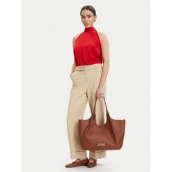 Torebka LOVE MOSCHINO. Brązowe torebki do ręki damskie Love Moschino, bez wzorów, klasyczne, bez dodatków. Za 1,049.00 zł.