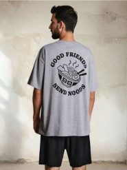 Piżama oversize z domieszką wiskozy z nadrukiem na plecach - wielobarwny. Piżamy męskie Sinsay, l, bez wzorów, z wiskozy, bez ramiączek. Za 39.99 zł.