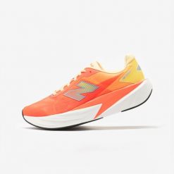 Buty do biegania męskie New Balance Fuelcell Rebel V5. Buty sportowe męskie New Balance, z kauczuku, bez zapięcia, do biegania. Za 599.99 zł.