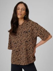 Жіночий T-shirt loose з принтом - коричневий. T-shirty damskie 4f, xs, bez wzorów, bez kołnierzyka. Za 899.90 zł.