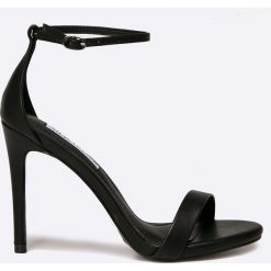 Steve Madden - Sandały. Szare sandały damskie Steve Madden, z materiału. W wyprzedaży za 239.90 zł.