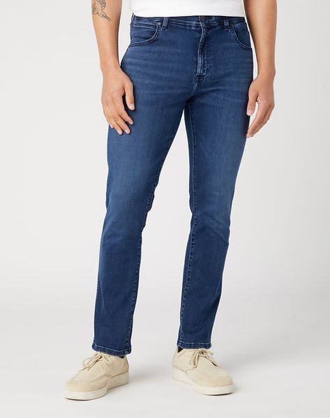 MESKIE SPODNIE WRANGLER LARSTON APOLLO 112341425. Spodnie materiałowe męskie Wrangler, l, bez wzorów, z jeansu. Za 219.99 zł.