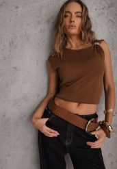 Brązowa Wiskozowa Bluzka Bez Rękawów z Dzianiny Zdobiona Metaliczną Aplikacją Alutina. Brązowe koszule damskie Renee, s, z aplikacjami, z dzianiny, eleganckie, z asymetrycznym kołnierzem, bez ramiączek. Za 79.99 zł.