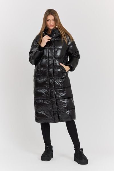 HETREGO Czarny damski płaszcz puchowy Tara Woman Oversized Quilted Coat, Rozmiar 38 EU - 42 IT. Czarne płaszcze damskie HETREGO, uniwersalny, bez wzorów, z poliamidu, długie, bez kaptura. W wyprzedaży za 1,269.99 zł.