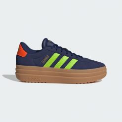 Buty VL Court Bold. Białe obuwie sportowe damskie Adidas, bez wzorów, ze skóry, trekkingowe. Za 401.00 zł.