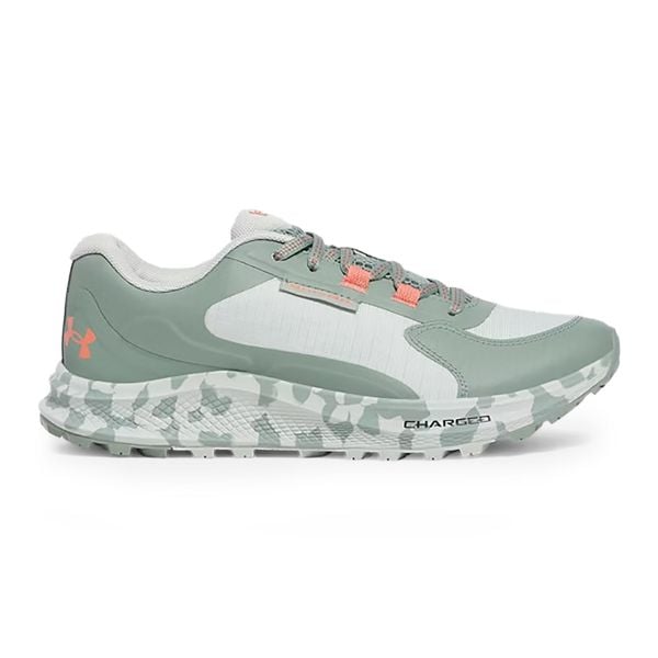 Buty do biegania damskie Under Armour Charged Bandit Trail 3. Zielone obuwie sportowe damskie Under Armour, bez wzorów, do biegania. W wyprzedaży za 345.85 zł.