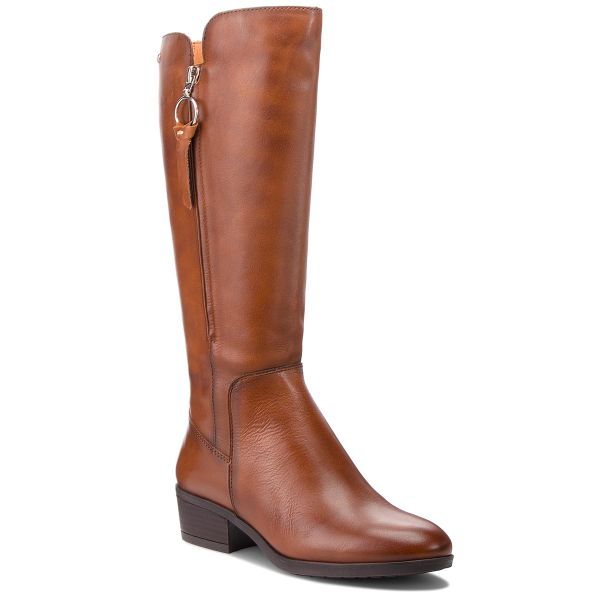 Oficerki Pikolinos. Brązowe kozaki damskie Pikolinos, bez obcasa, na płaskiej podeszwie. Za 739.99 zł.