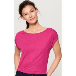 Koszulka basic - Różowy. Bluzki damskie marki Mohito. Za 59.99 zł.