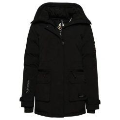 Pikowana parka dla kobiet Superdry City. Czarne parki damskie Superdry., bez wzorów, klasyczne, bez kaptura. W wyprzedaży za 638.90 zł.