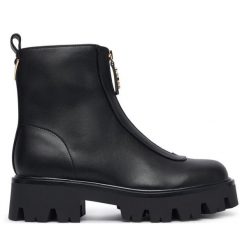 Botki Guess. Czarne botki damskie Guess, bez obcasa, na płaskiej podeszwie, bez zapięcia. Za 584.99 zł.