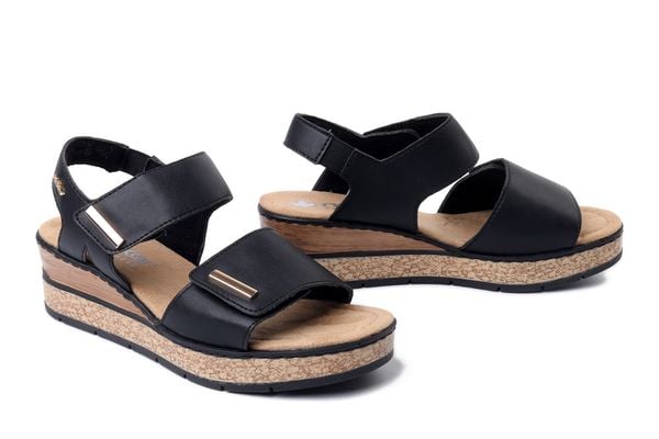 RIEKER 63781-00 black, sandały damskie. Czarne sandały damskie Rieker, bez wzorów, z gumy, bez obcasa, bez zapięcia. Za 288.92 zł.