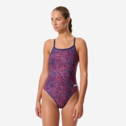 Strój jednoczęściowy pływacki damski Arena Snakeskin. Czerwone kostiumy jednoczęściowe damskie Arena, bez wzorów, z materiału, sportowe, do pływania. Za 259.99 zł.