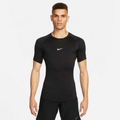 Koszulka sportowa męska Nike Tight Ss. Czarne buty sportowe męskie Nike, m, bez wzorów, bez kołnierzyka, bez ramiączek. Za 252.00 zł.