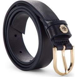 Pasek Damski TOMMY HILFIGER - Classic Belt 2.5 AW0AW06159 413. Niebieskie paski damskie Tommy Hilfiger, w paski, ze skóry. Za 179.00 zł.