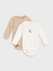Bawełniane body z nadrukiem 2 pack Mickey Mouse - beżowy. Brązowe body niemowlęce Sinsay, bez wzorów, z bawełny, bez ramiączek. Za 22.99 zł.