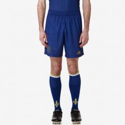 Szorty domowe FC Versailles 78 Kombat Ryder 2024/25. Niebieskie krótkie spodenki sportowe męskie Kappa, bez wzorów, do piłki nożnej. Za 246.50 zł.
