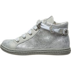 Skórzane sneakersy w kolorze srebrnym. Trampki i tenisówki dziewczęce marki Summershoes for Girls. W wyprzedaży za 162.95 zł.