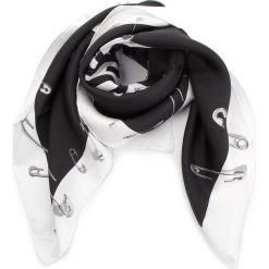 Chusta MOSCHINO - 03549 M1802 001. Czarne szaliki i chusty damskie MOSCHINO, z jedwabiu. Za 819.00 zł.