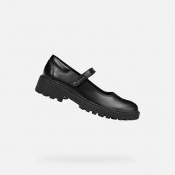 Tenisówki Geox Model J Casey Girl Kolor Czarny. Czarne trampki i tenisówki damskie Geox, bez wzorów, z materiału, bez zapięcia. Za 344.15 zł.