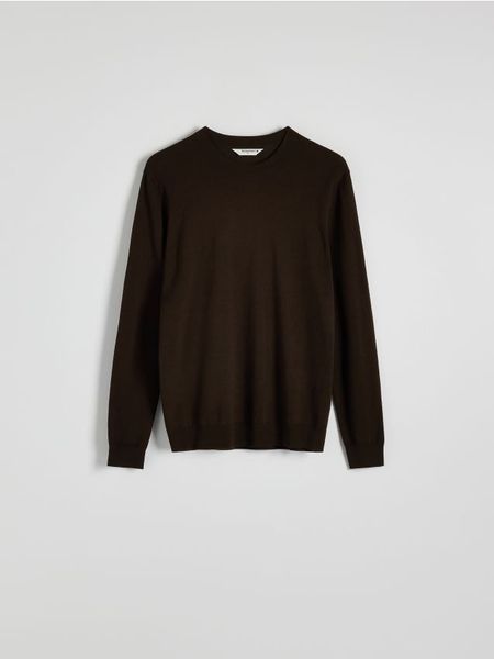 Wiskozowy sweter - ciemnobrązowy. Brązowe swetry przez głowę męskie Reserved, l, bez wzorów, z dzianiny, bez kołnierzyka. W wyprzedaży za 59.99 zł.