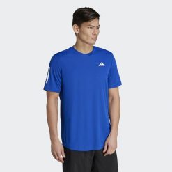 Club 3-Stripes Tennis Tee. Niebieskie koszulki sportowe męskie Adidas, m, bez wzorów, z materiału, bez kołnierzyka, bez ramiączek, tenisowe. Za 170.20 zł.