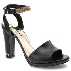 Czarne Sandały Chebello Stylowe Skórzane Buty. Czarne klapki damskie CheBello, bez wzorów, ze skóry, bez obcasa, na obcasie, bez zapięcia. Za 369.00 zł.