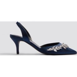 NA-KD Shoes Zdobione czółenka z paskiem - Blue. Niebieskie czółenka damskie NA-KD Shoes. W wyprzedaży za 72.78 zł.