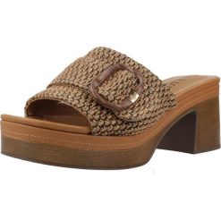 Sandały CARMELA 163158CA Brązowy. Brązowe obuwie sportowe damskie Carmela, trekkingowe. Za 281.99 zł.