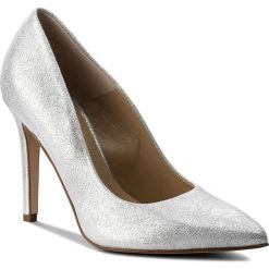 Szpilki SOLO FEMME - 34201-A7-H30/000-04-00 Srebrny. Szare szpilki damskie marki Solo Femme, z materiału. W wyprzedaży za 209.00 zł.