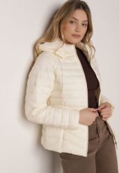 Jasnobeżowa Klasyczna Kurtka Przejściowa z Pikowaniem i Odpinanym Kapturem Pretiella. Brązowe kurtki damskie Born2be, l, bez wzorów, z jeansu. Za 109.99 zł.