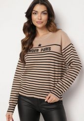 Beżowy Sweter z Bawełną w Paski z Haftowanym Napisem Zeanista. Brązowe swetry damskie Born2be, uniwersalny, z aplikacjami, z bawełny, eleganckie, bez kołnierzyka, bez ramiączek, długie, bez kaptura. Za 84.99 zł.
