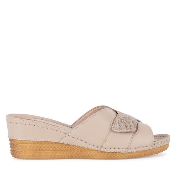 Klapki Go Soft. Brązowe klapki damskie GO SOFT, bez wzorów, bez obcasa. Za 149.99 zł.