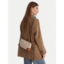 Torebka MICHAEL Michael Kors. Białe listonoszki damskie MICHAEL Michael Kors, bez wzorów, bez dodatków. Za 432.99 zł.