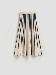 Spódnica midi w paski - wielobarwny. Spódnice damskie Reserved, l, bez wzorów, z dzianiny, midi, rozkloszowane. Za 179.99 zł.