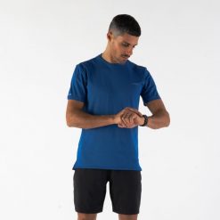 Koszulka do biegania męska Kiprun Run 500 Dry+. Koszulki sportowe męskie KIPRUN, m, bez wzorów, z materiału, bez kołnierzyka, bez ramiączek, do biegania. W wyprzedaży za 14.99 zł.