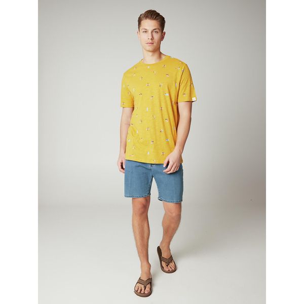 Koszulka męska Protest PRTEGONIA t-shirt. Żółte koszulki sportowe męskie Protest, m, bez wzorów, sportowe, bez kołnierzyka. Za 139.12 zł.