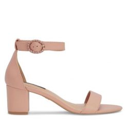 Sandały Nine West. Czerwone sandały damskie Nine West, bez wzorów, bez obcasa, na słupku, bez zapięcia. Za 160.99 zł.