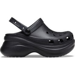 Buty do chodzenia damskie Crocs W Classic Bae Clog. Czarne klapki damskie Crocs, bez wzorów, z materiału. W wyprzedaży za 236.35 zł.