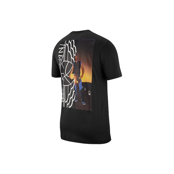 Koszulka męska nike air jordan wings photo tee black. Czarne koszulki sportowe męskie Nike, m, bez wzorów, z bawełny, bez kołnierzyka, bez ramiączek, do biegania. Za 139.00 zł.