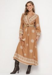 Beżowa Kopertowa Sukienka z Wiskozą z Paskiem i Gumką w Talii w Etniczny Wzór Zindoria. Brązowe sukienki damskie Born2be, na co dzień, l, bez wzorów, z wiskozy, eleganckie, bez kołnierzyka, bez ramiączek, maxi, kopertowe. Za 59.99 zł.