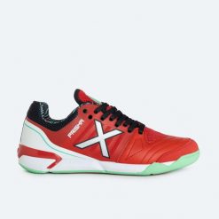 Buty piłkarskie MUNICH Prisma. Czerwone buty sportowe męskie munich, bez zapięcia, do piłki nożnej. Za 299.99 zł.