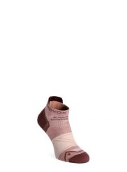Skarpety trekkingowe damskie Ortovox Alpine Light Low Socks. Czerwone skarpety damskie ORTOVOX, bez wzorów, z materiału. Za 98.99 zł.