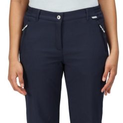 Spodnie softshellowe damskie Geo II. Niebieskie spodnie sportowe damskie Regatta, l, bez wzorów, z softshellu, trekkingowe. Za 297.90 zł.