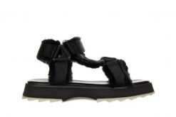 Sandały Emu Raven Black 119160, Czarny, Futro naturalne - 40. Czarne sandały damskie EMU, bez wzorów, z futra, bez obcasa, bez zapięcia. W wyprzedaży za 179.10 zł.