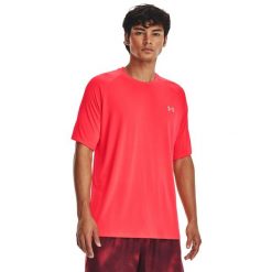 Koszulka męska Under Armour Tech Reflective SS. Czerwone koszulki sportowe męskie Under Armour, m, bez wzorów, bez kołnierzyka, bez ramiączek, na fitness i siłownię. Za 109.99 zł.