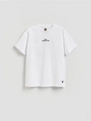 T-shirt FIFA World Cup - biały. Białe t-shirty męskie Reserved, l, bez wzorów, z bawełny, bez kołnierzyka. Za 69.99 zł.