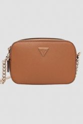 GUESS Brązowa kopertówka damska Noelle II. Brązowe kopertówki damskie Guess, z aplikacjami, ze skóry ekologicznej, bez dodatków. W wyprzedaży za 419.99 zł.