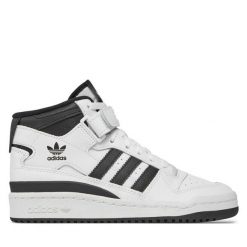 Sneakersy adidas. Białe trampki i tenisówki chłopięce Adidas, bez wzorów, bez zapięcia. Za 309.99 zł.