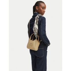 Torebka KARL LAGERFELD. Brązowe torebki do ręki damskie KARL LAGERFELD, bez wzorów, klasyczne, bez dodatków. Za 1,099.00 zł.